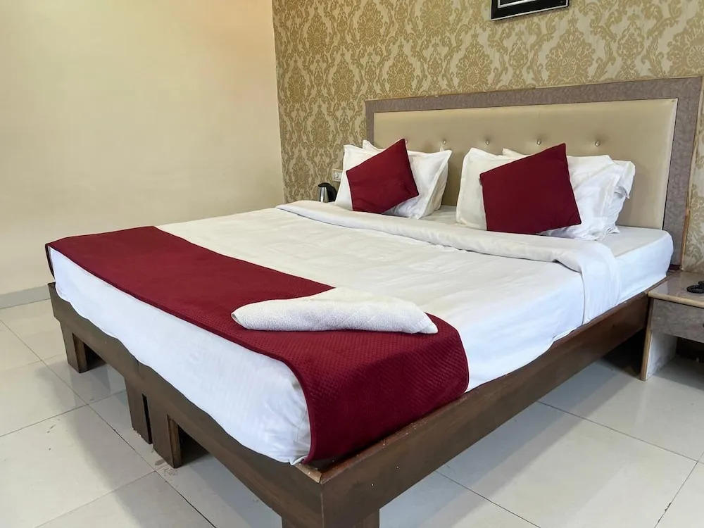 Индаур: Hotel SS-1
