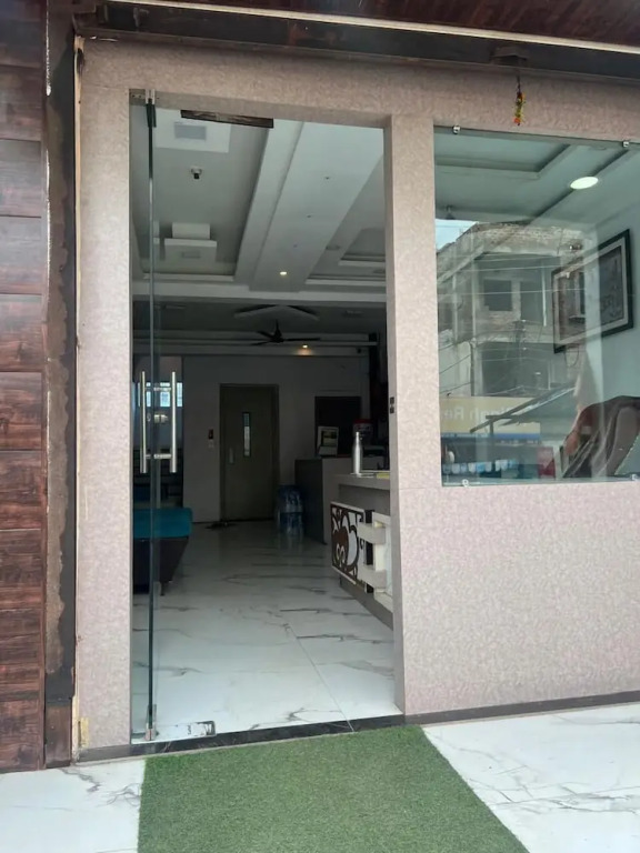 Индаур: Hotel SS-1