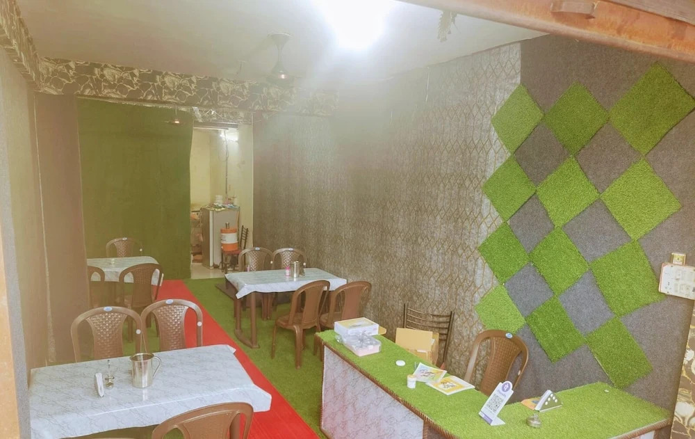 Индаур: Hotel SS-1