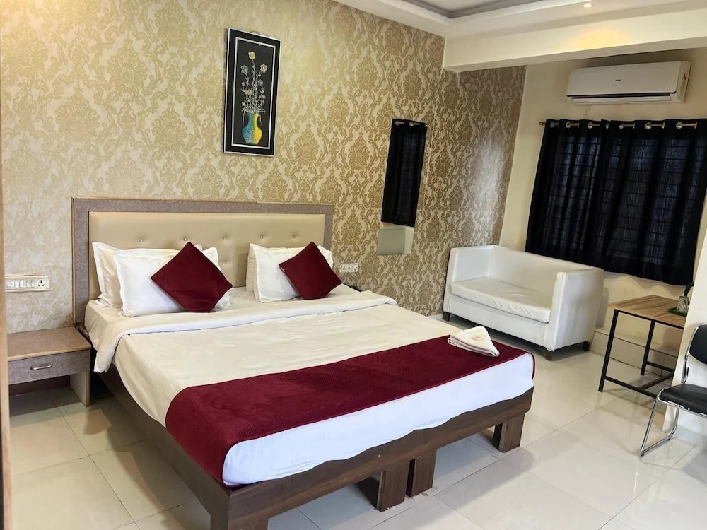 Индаур: Hotel SS-1