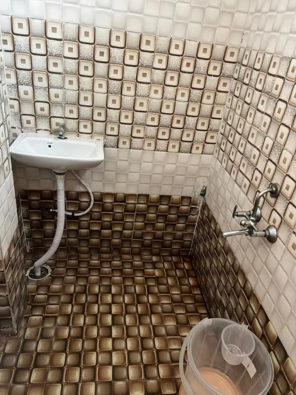 Индаур: Hotel SS-1