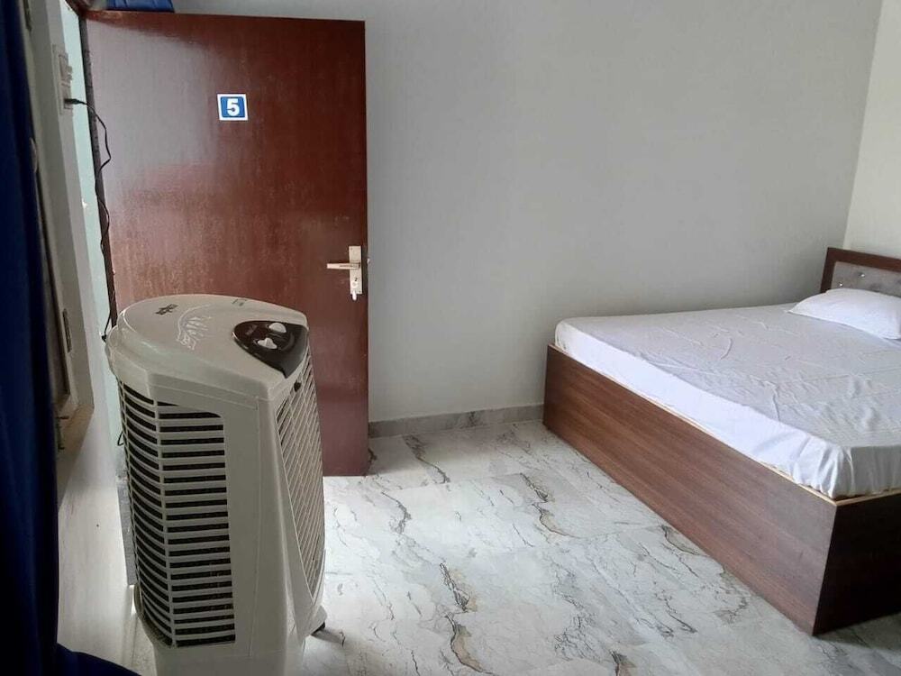 Файзабад: Raghubir Nikunj Homestay