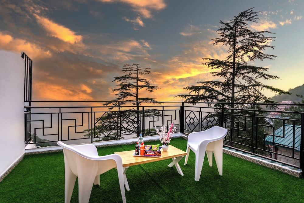 Шимла: The Sunset Abode Shimla 4BR Valley Views
