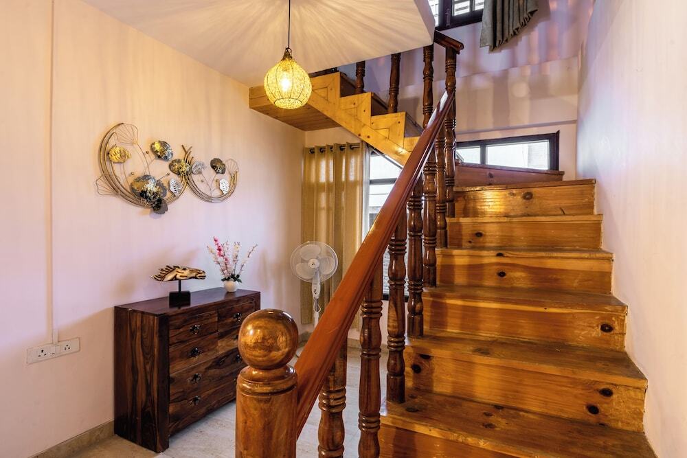 Шимла: The Sunset Abode Shimla 4BR Valley Views