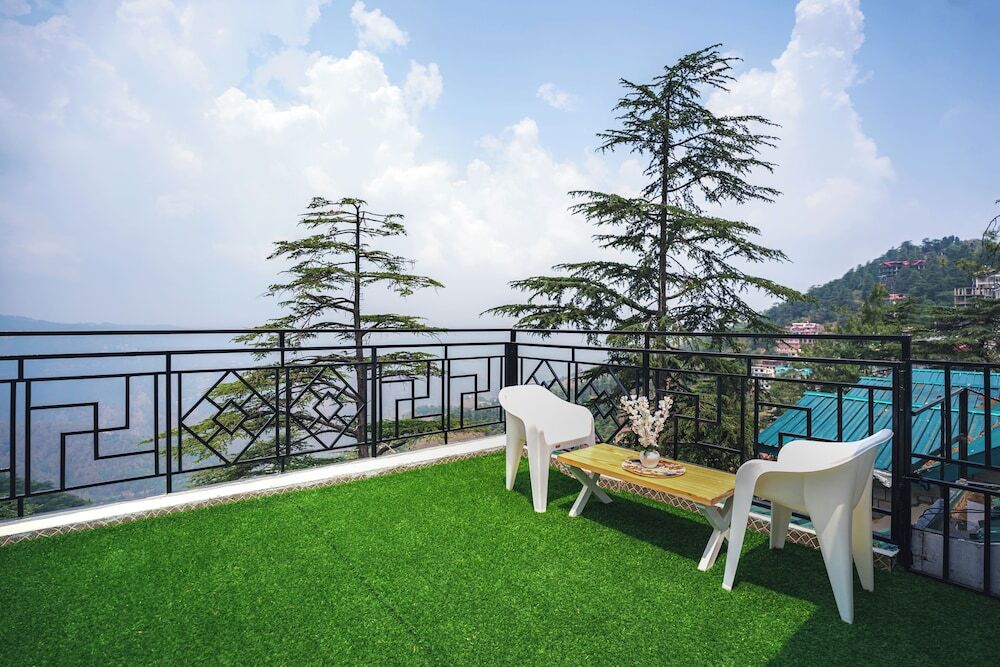 Шимла: The Sunset Abode Shimla 4BR Valley Views
