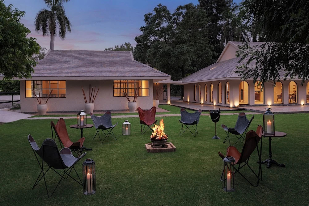 Мератх: AM Hotel Kollection, Meerut