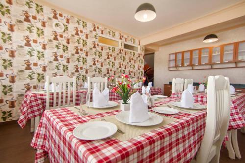 Шиллонг: Windermere Resorts
