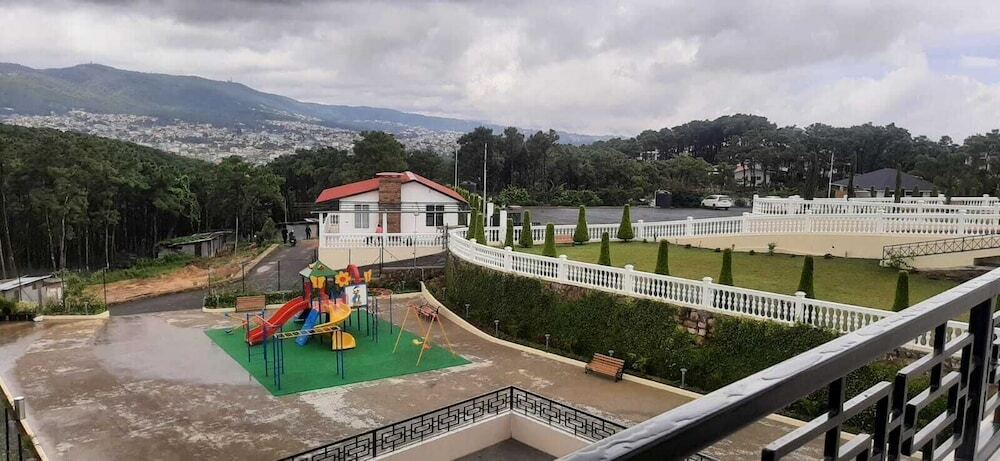 Шиллонг: Windermere Resorts