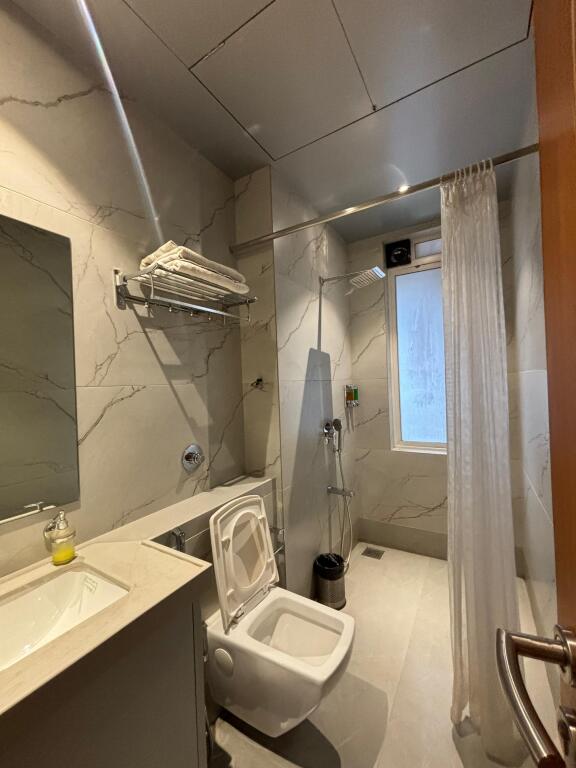 Мумбаи: Hotel Fisco The Hub Link
