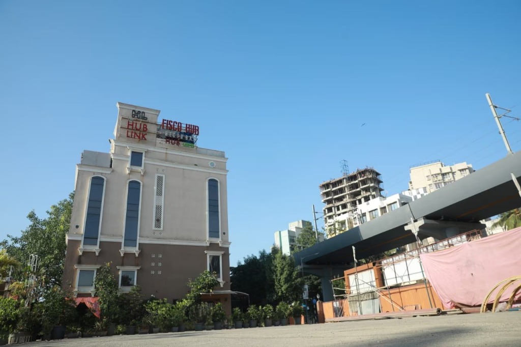 Мумбаи: Hotel Fisco The Hub Link