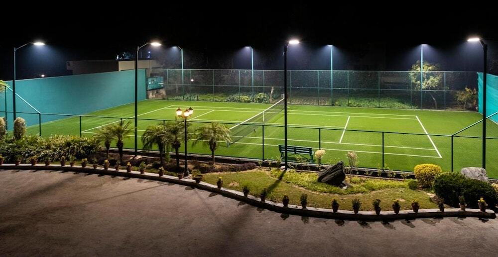Большая Нойда: BluSalzz Collection - Siddha Wellness Village, Faridabad - Haryana