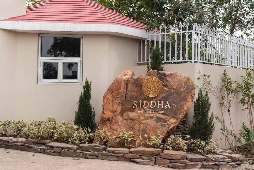 Большая Нойда: BluSalzz Collection - Siddha Wellness Village, Faridabad - Haryana