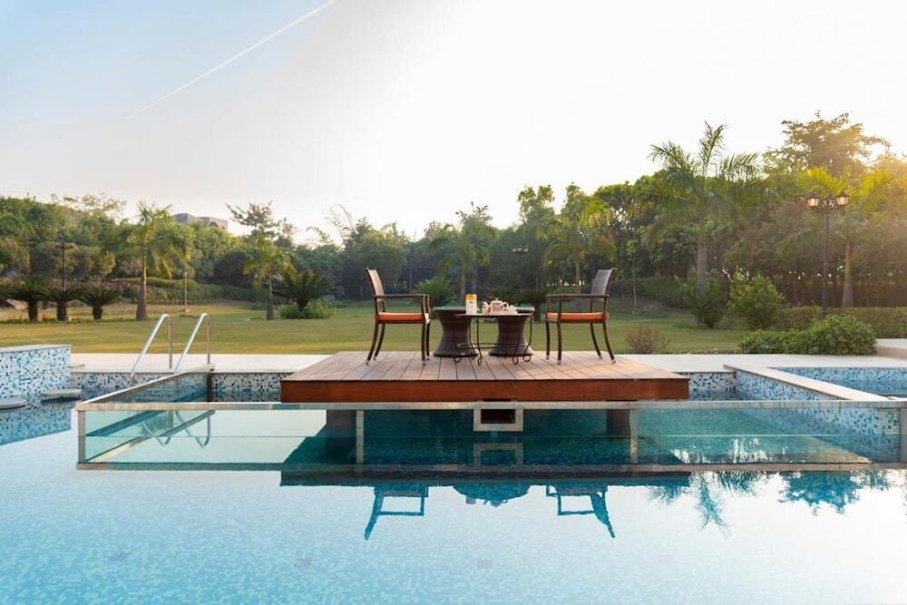 Большая Нойда: BluSalzz Collection - Siddha Wellness Village, Faridabad - Haryana