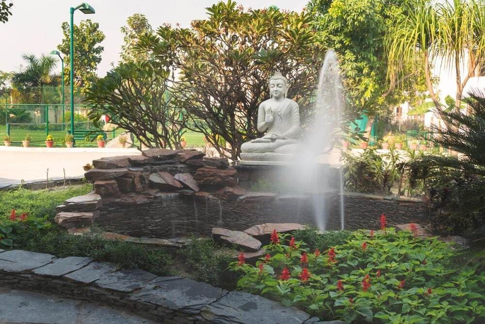 Большая Нойда: BluSalzz Collection - Siddha Wellness Village, Faridabad - Haryana