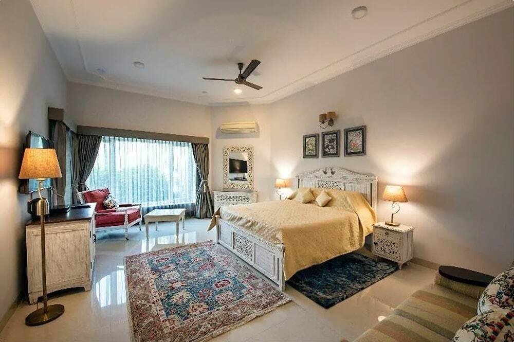Большая Нойда: BluSalzz Collection - Siddha Wellness Village, Faridabad - Haryana