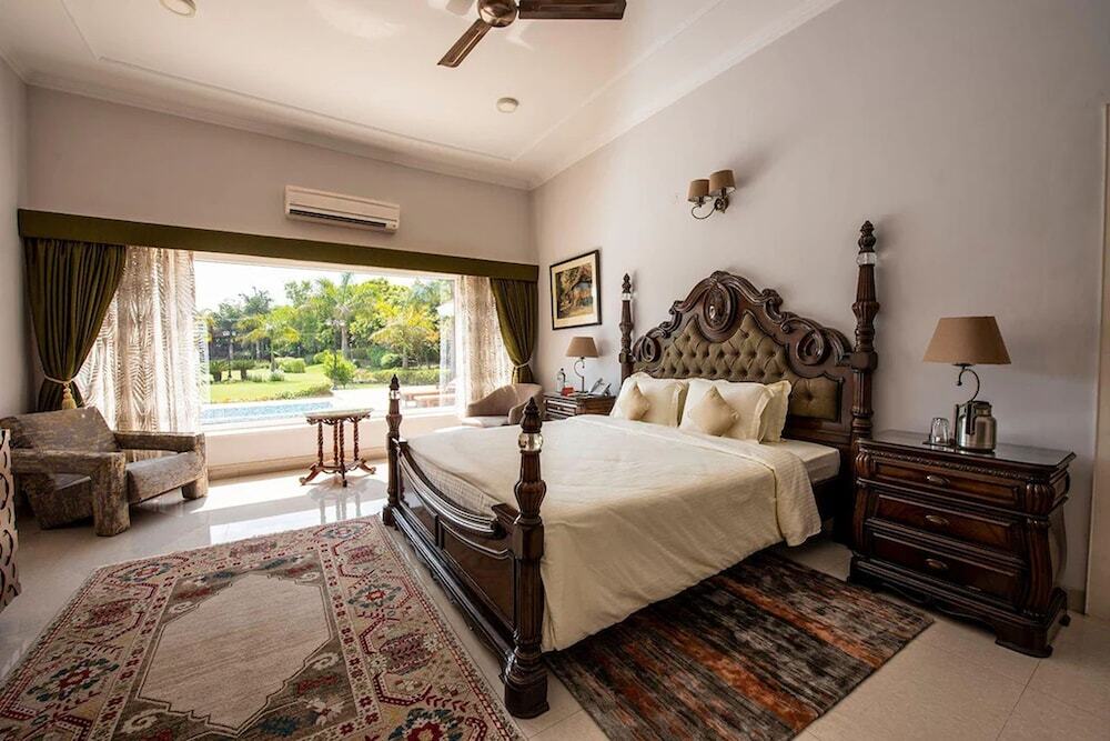 Большая Нойда: BluSalzz Collection - Siddha Wellness Village, Faridabad - Haryana