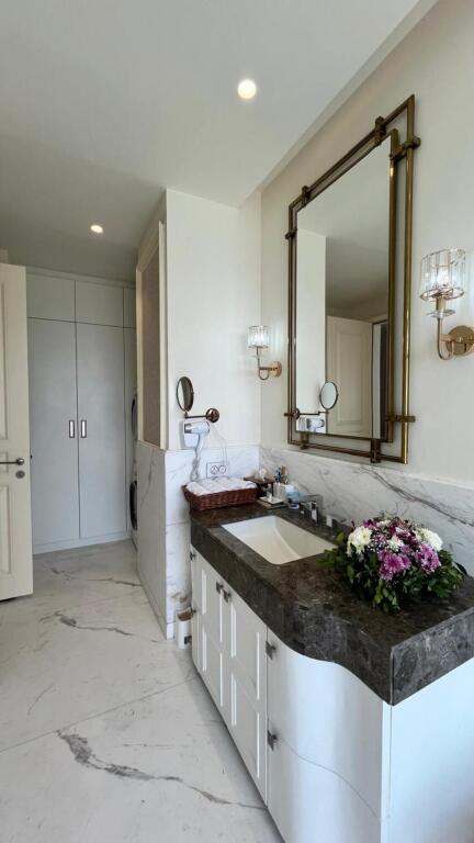 Бангалор: Апартаменты Leela Residences