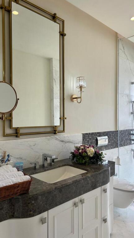 Бангалор: Апартаменты Leela Residences