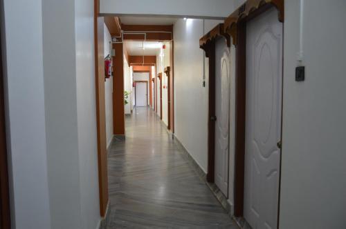 Шиллонг: Best Holiday Inn
