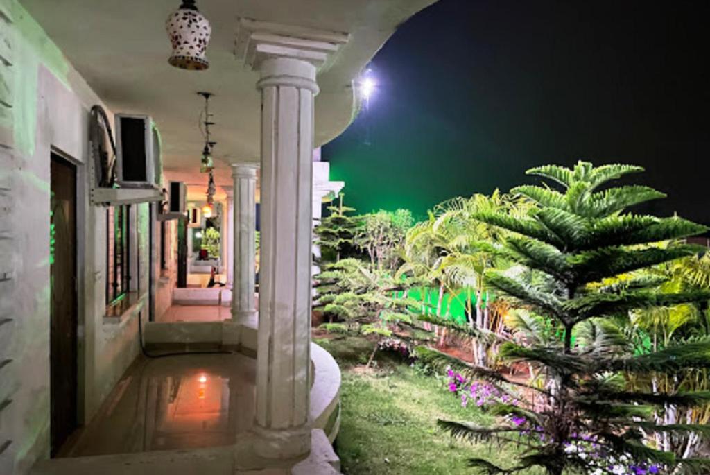 Болпур: STAYMAKER Gharana Resort