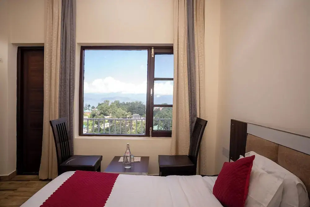 Чамба: Hotel Dalhousie View