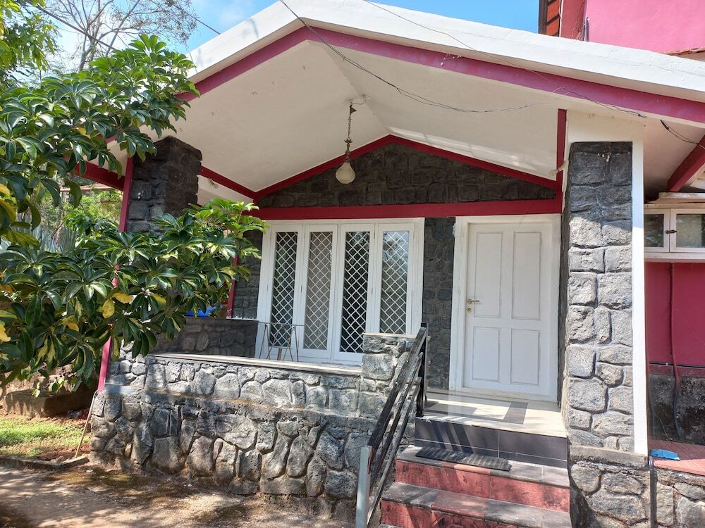 Велламундра: Manikkal Outhouse Cottage Wayanad