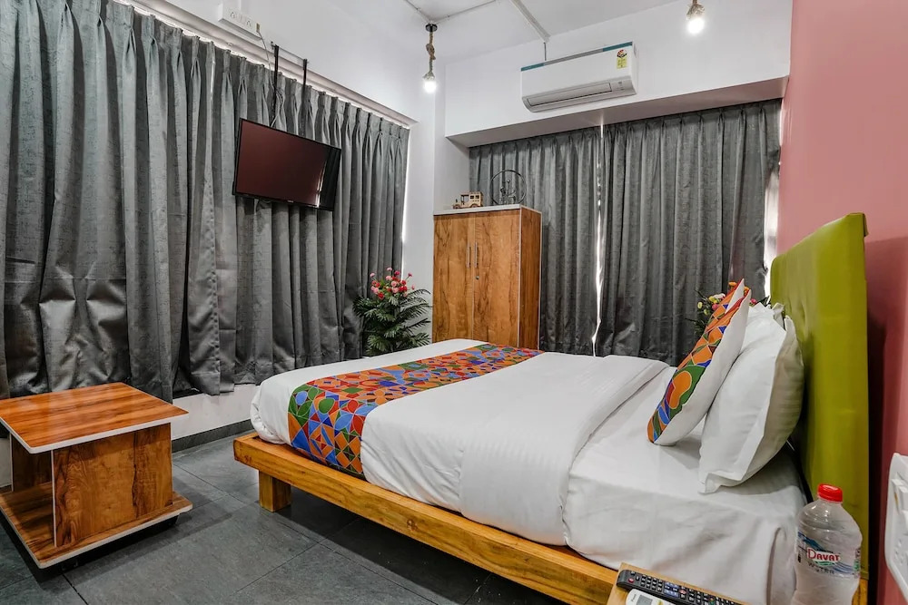 Сурат: Fabhotel Sky City