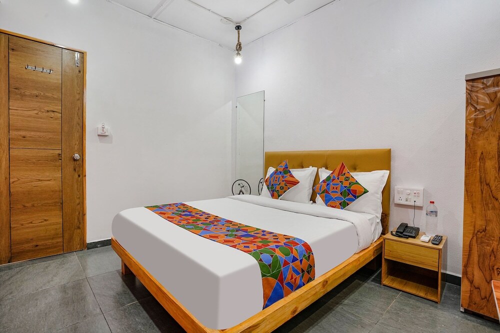Сурат: Fabhotel Sky City