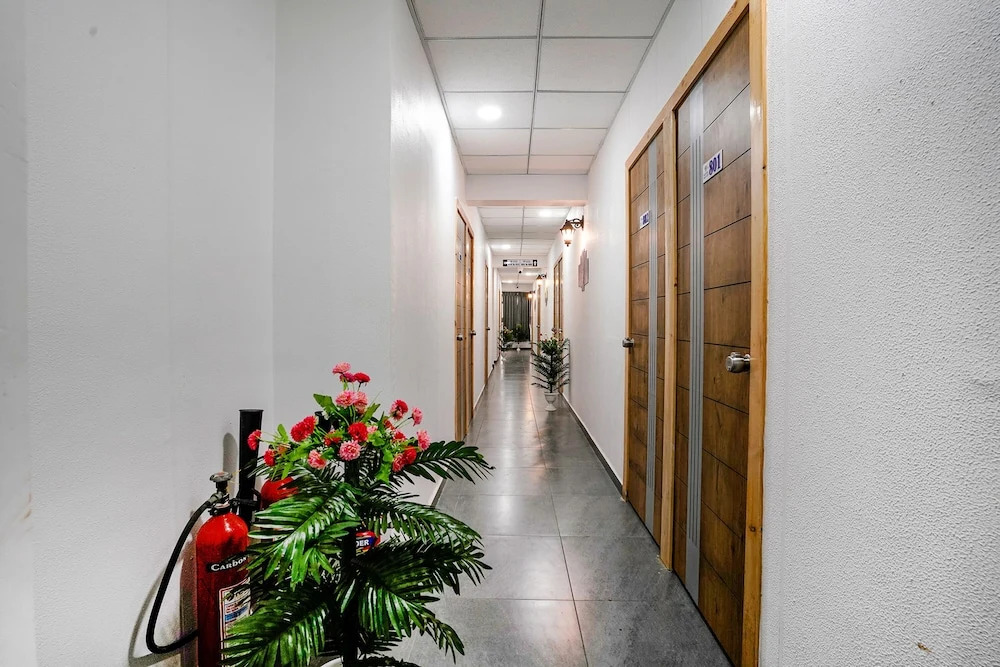 Сурат: Fabhotel Sky City