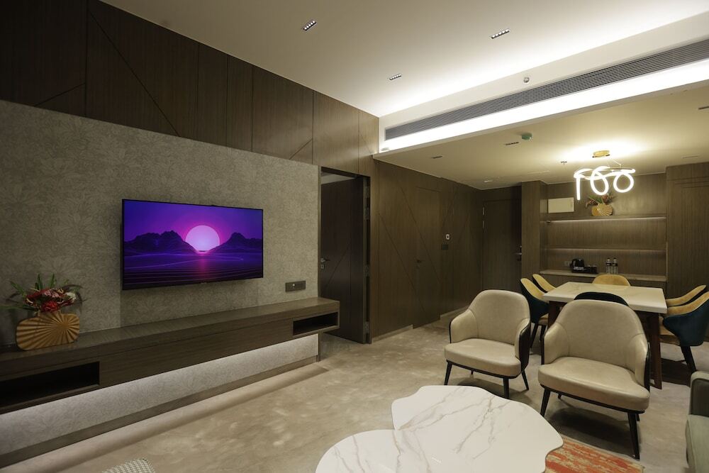 Нашик: Palm Springs Resort