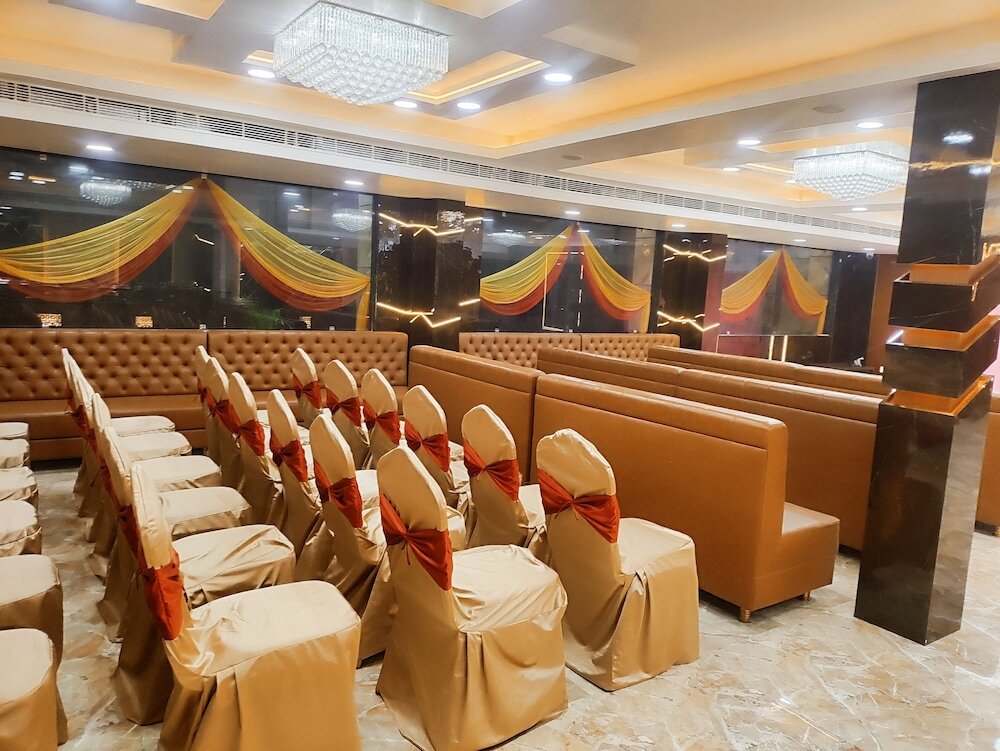 Горакхпур: Hotel JVS Palace