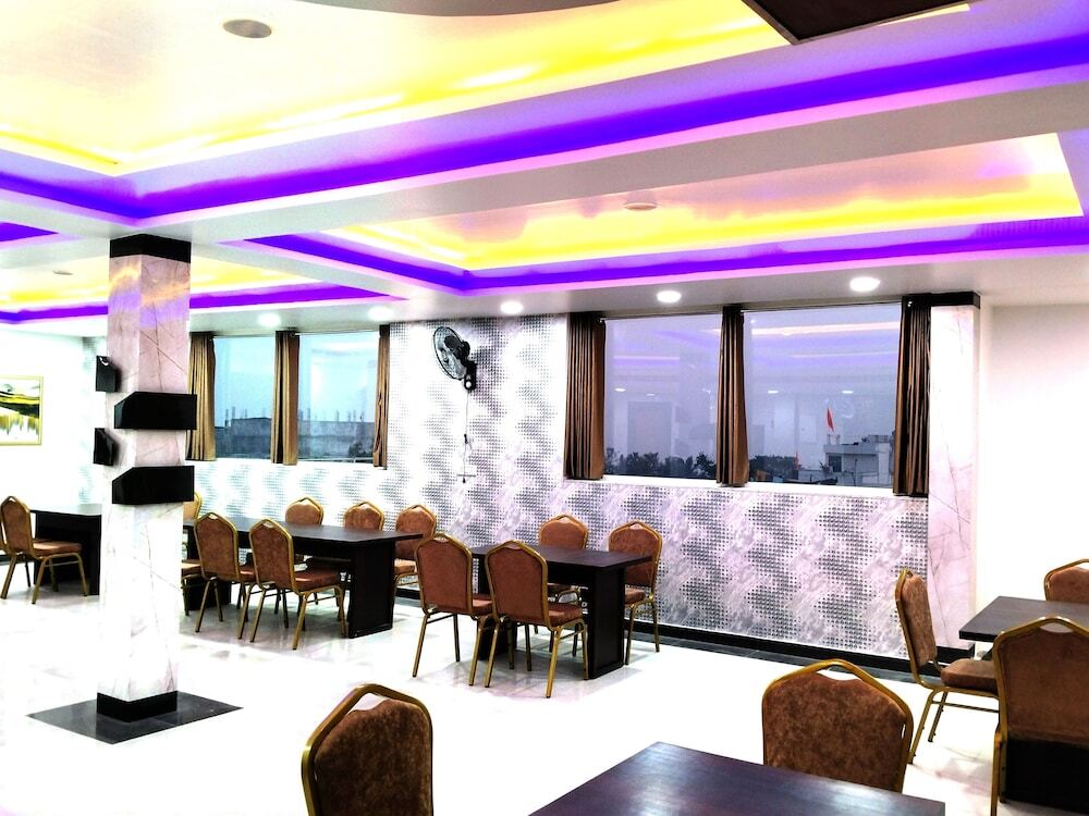 Горакхпур: Hotel JVS Palace