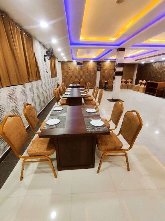 Горакхпур: Hotel JVS Palace