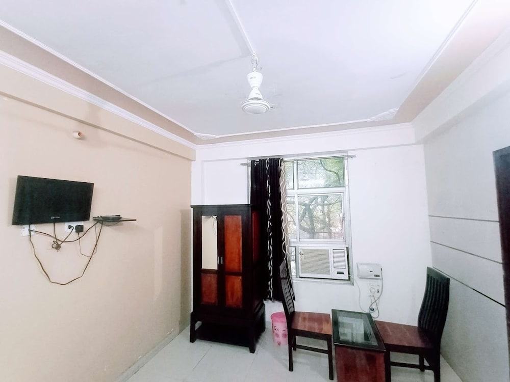 Хому: Hotel Surya Palace