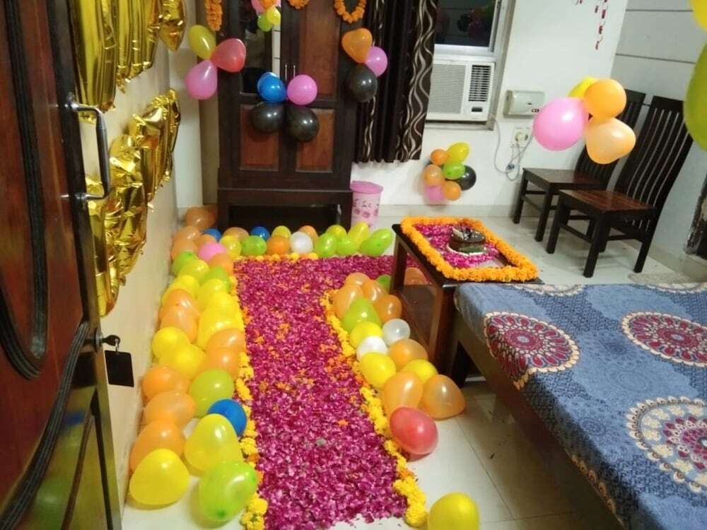 Хому: Hotel Surya Palace