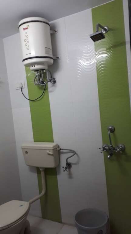 Хому: Hotel Surya Palace