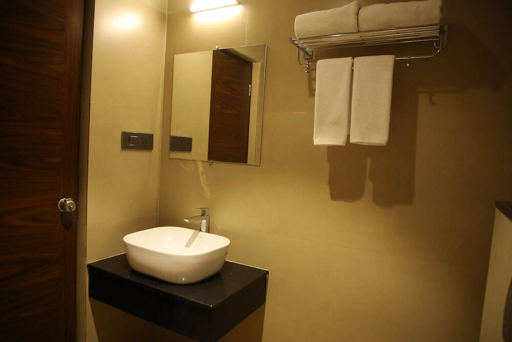 Бангалор: Rajathadri Royal Inn