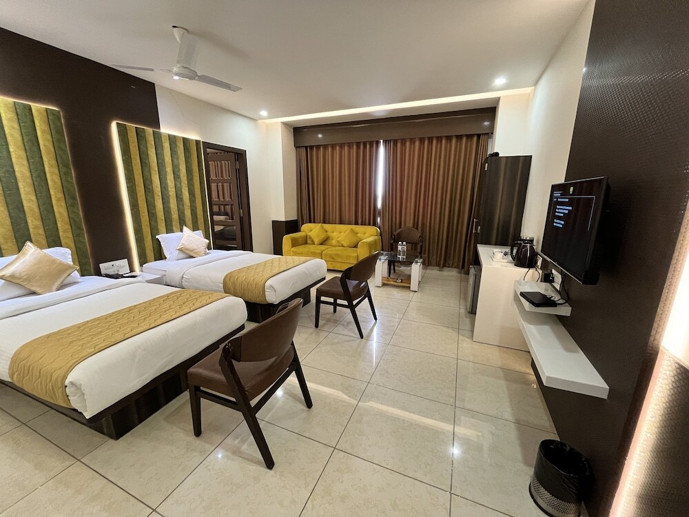 Вадодара: Hotel Grand Darshan Vadodara