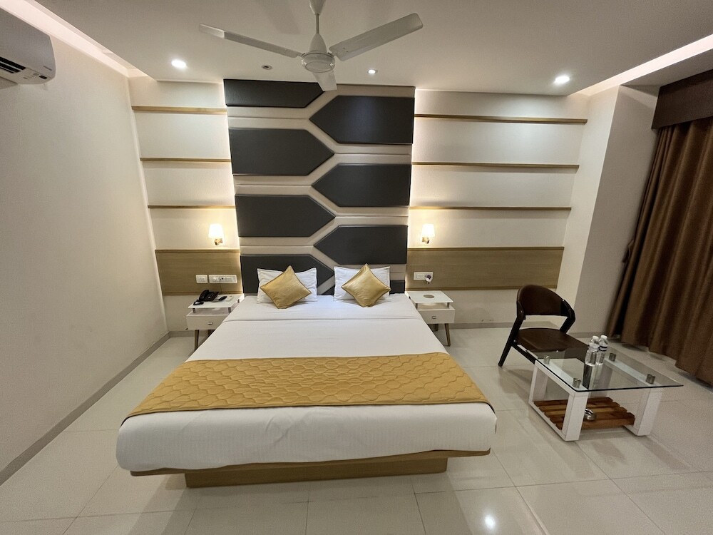 Вадодара: Hotel Grand Darshan Vadodara