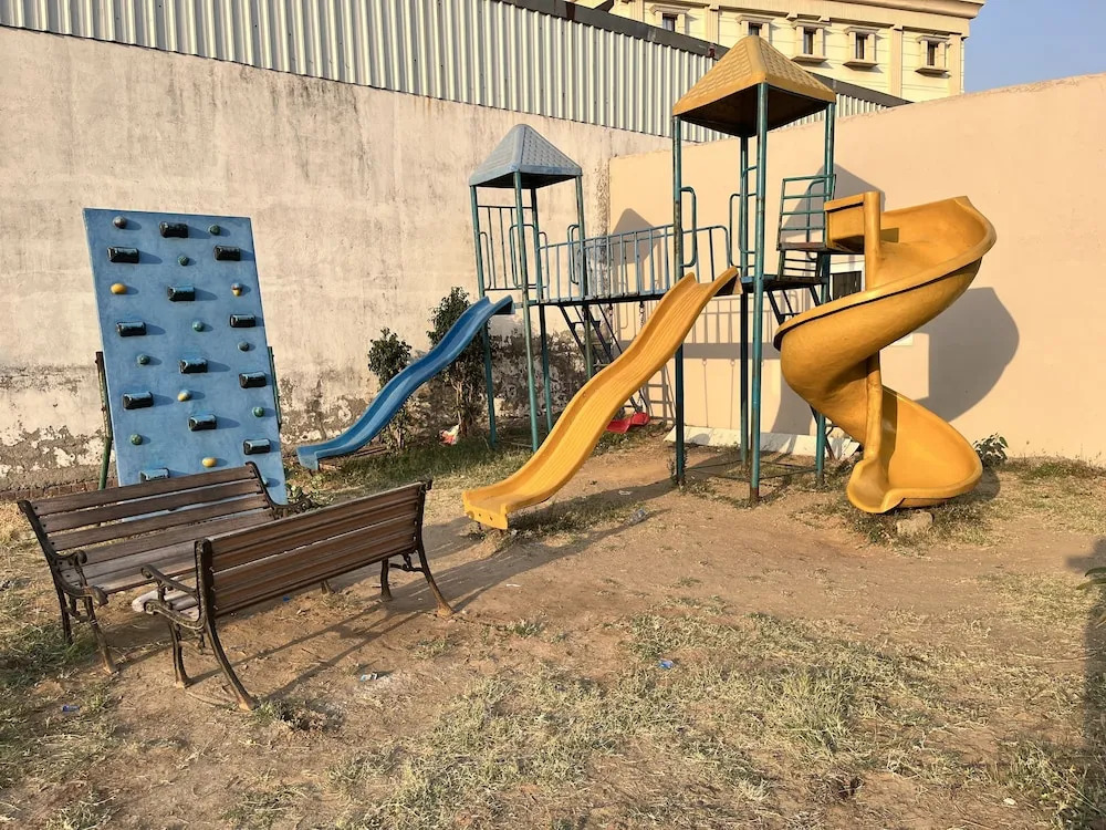 Вадодара: Hotel Grand Darshan Vadodara