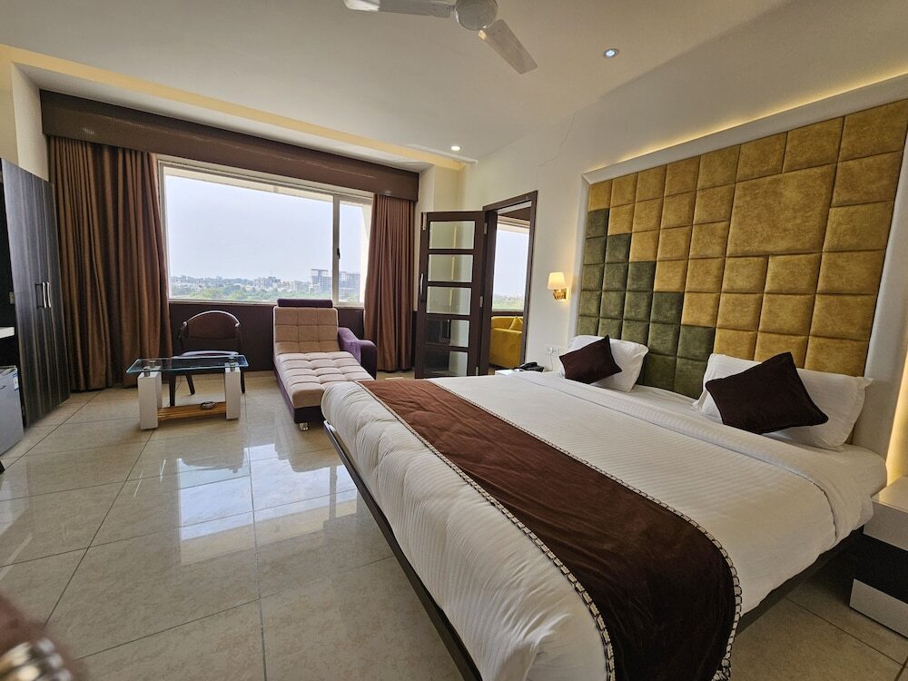 Вадодара: Hotel Grand Darshan Vadodara