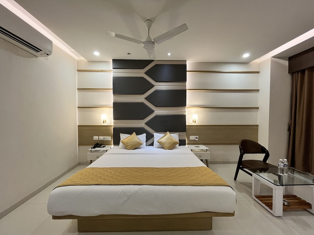 Вадодара: Hotel Grand Darshan Vadodara
