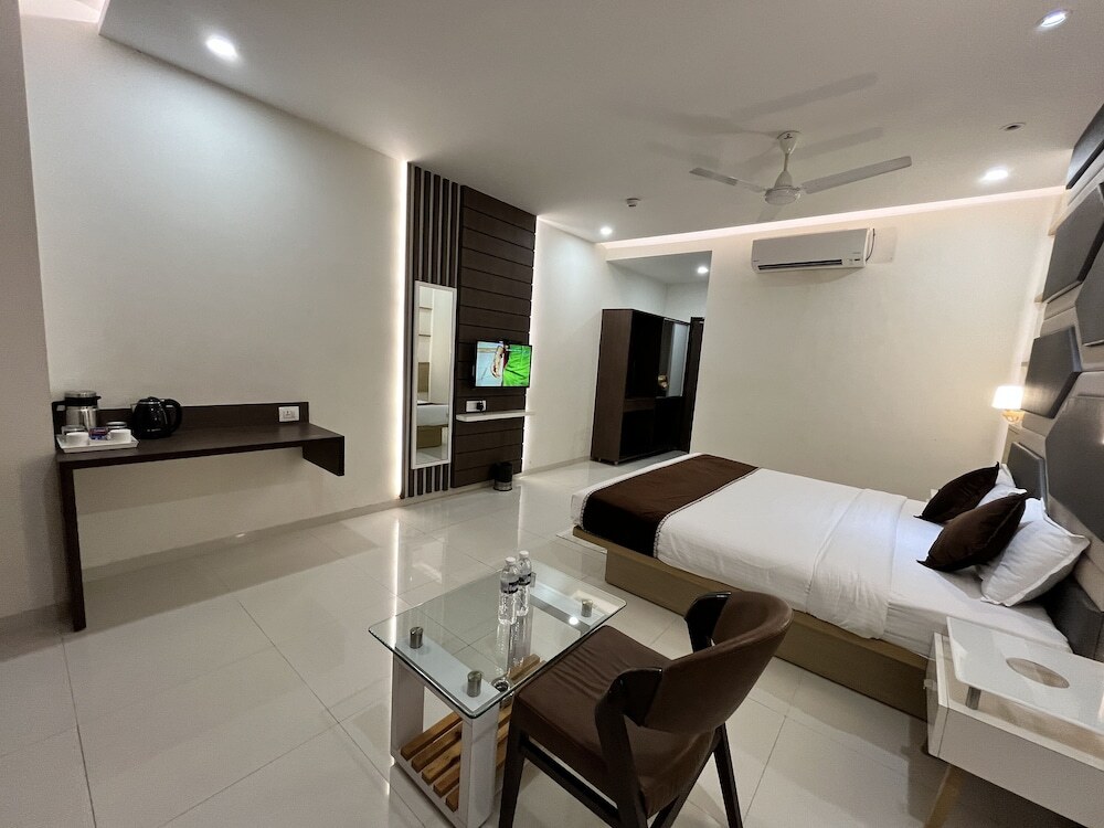 Вадодара: Hotel Grand Darshan Vadodara