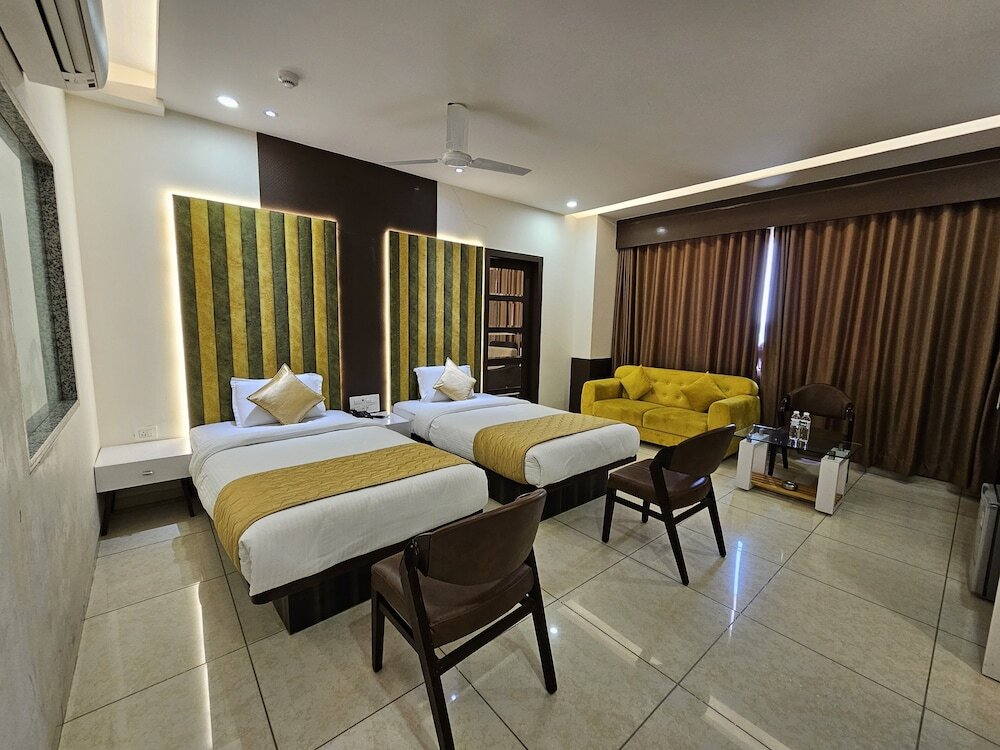 Вадодара: Hotel Grand Darshan Vadodara