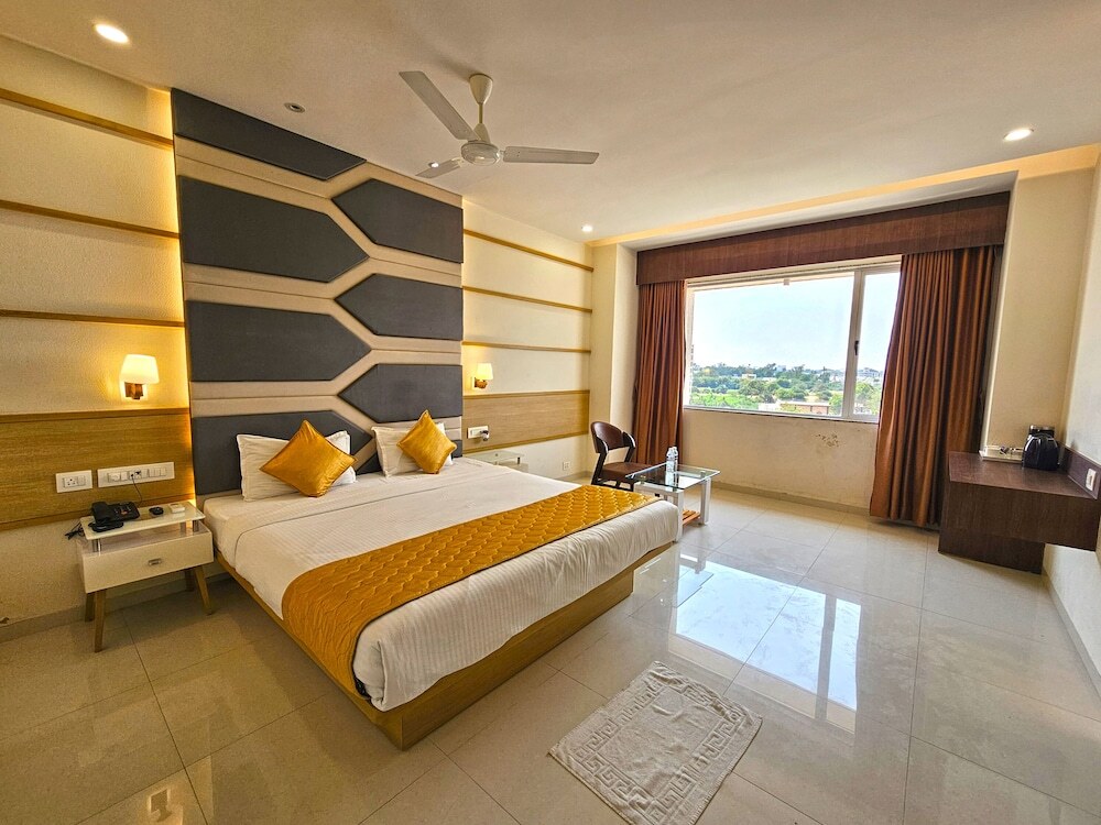 Вадодара: Hotel Grand Darshan Vadodara