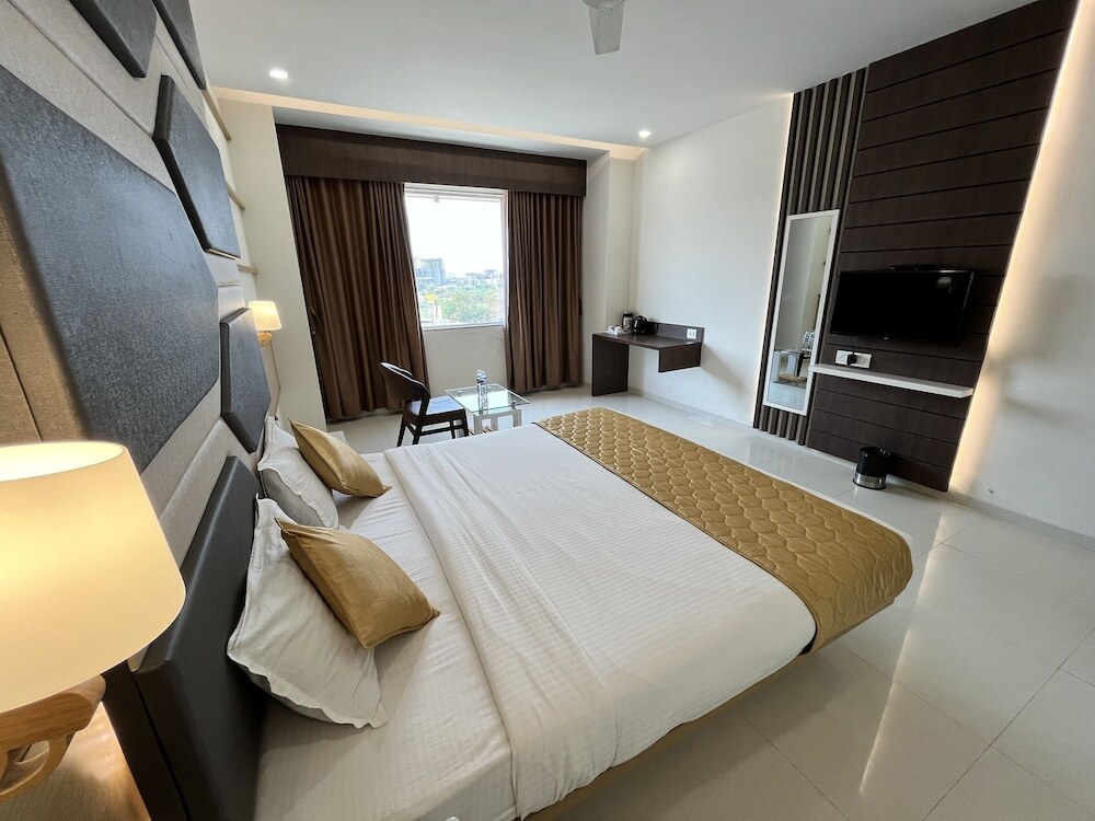 Вадодара: Hotel Grand Darshan Vadodara