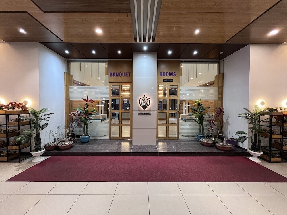Вадодара: Hotel Grand Darshan Vadodara