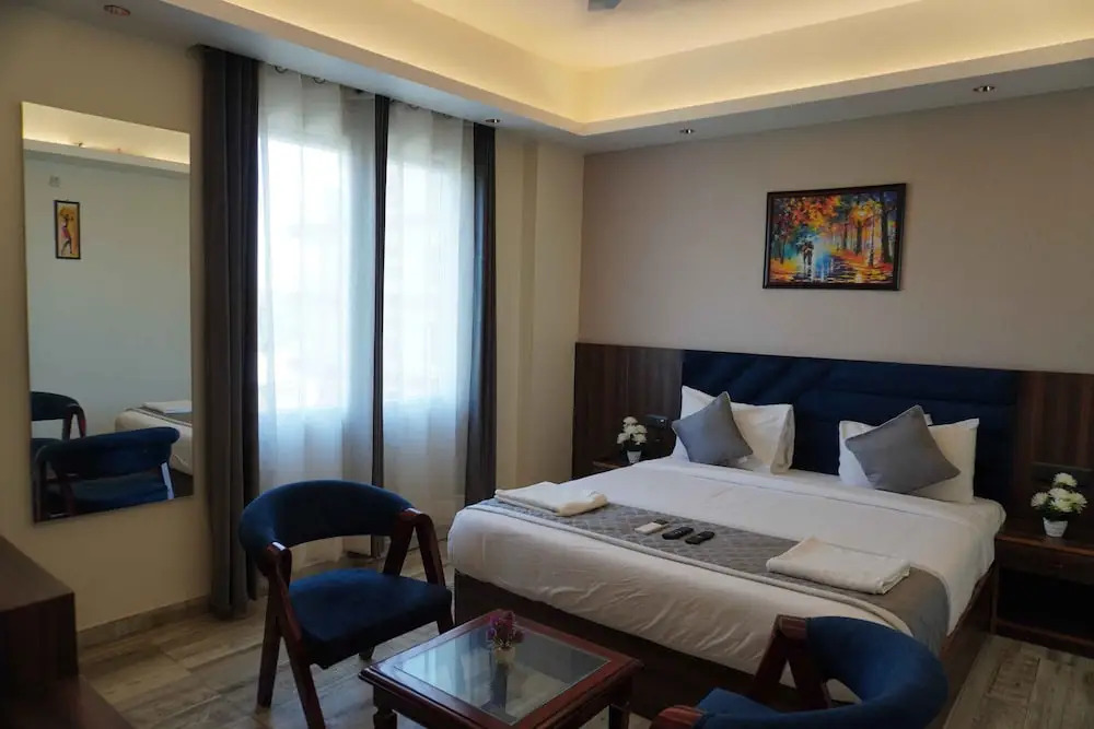 Большая Нойда: Raksha Suites & Banquet Greater Noida