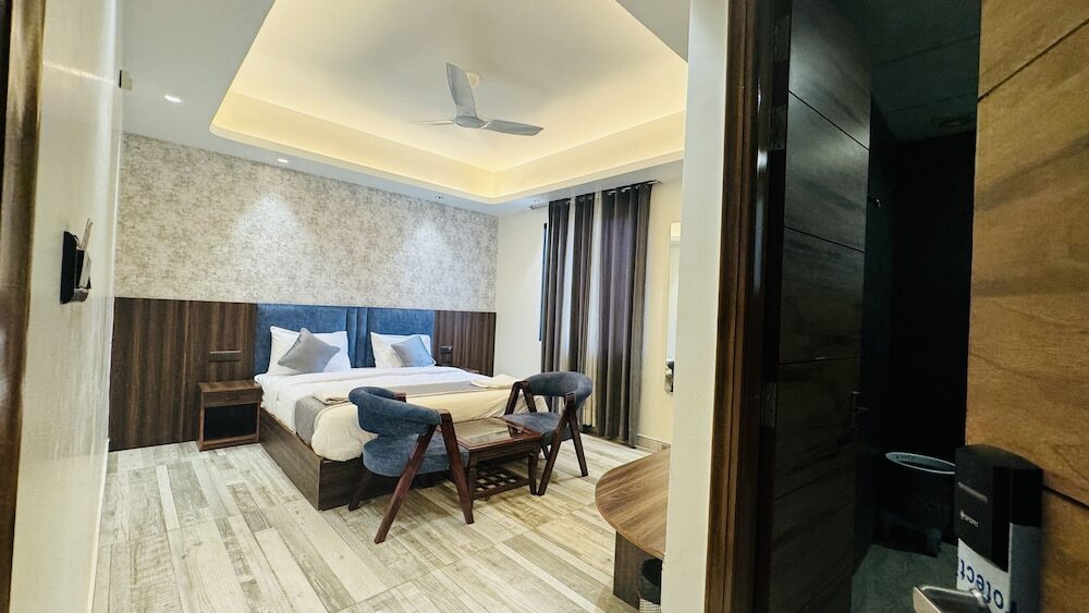 Большая Нойда: Raksha Suites & Banquet Greater Noida