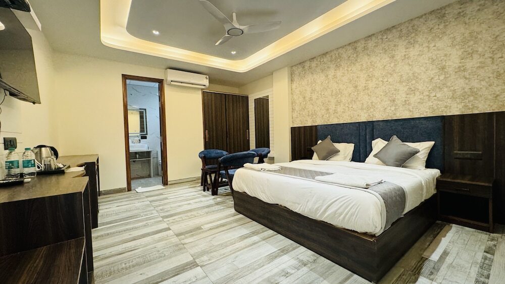 Большая Нойда: Raksha Suites & Banquet Greater Noida